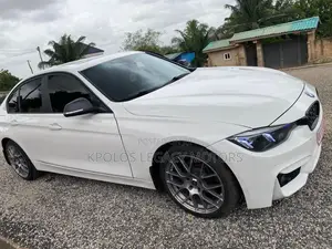 BMW 320i Sedan RWD 2015 White