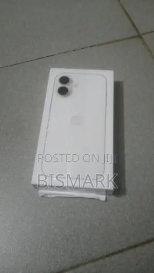 New Apple iPhone 16 128 GB White