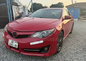 Toyota Camry XLE 4dr Sedan (2.5L 4cyl 6A) 2014 Red