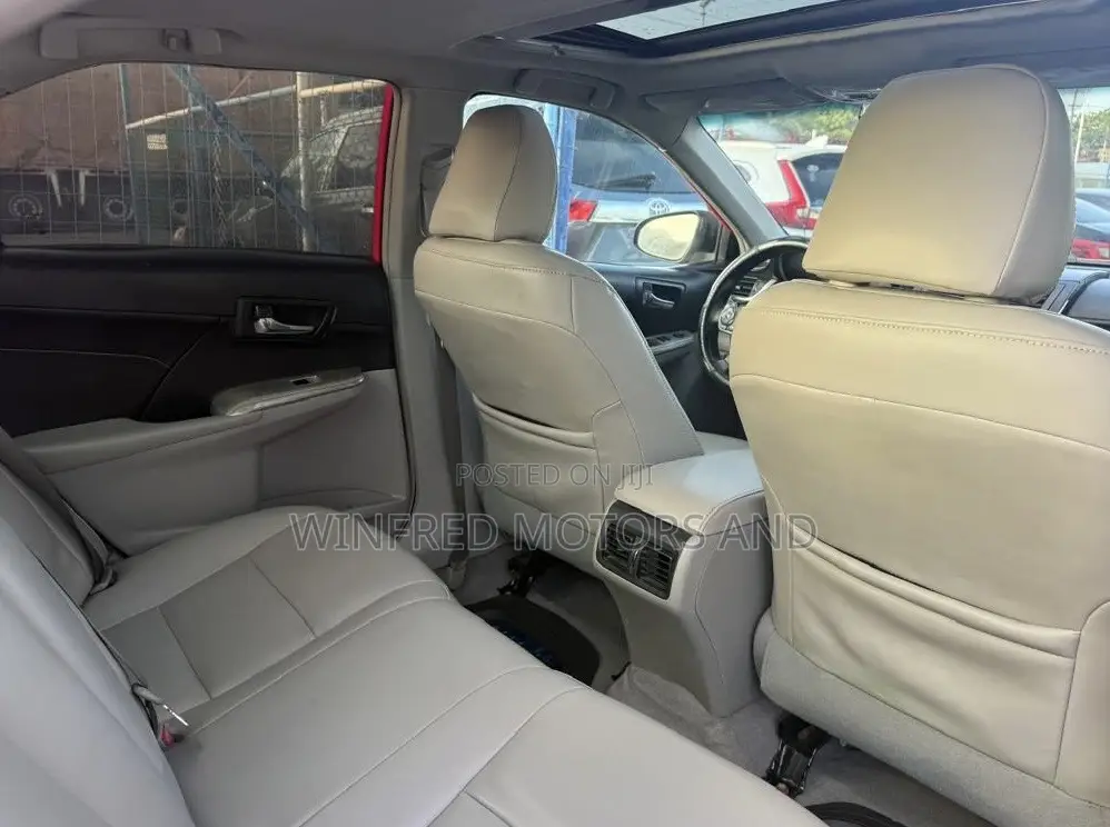 Toyota Camry XLE 4dr Sedan (2.5L 4cyl 6A) 2014 Red