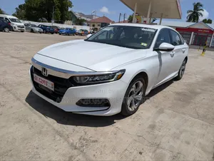 Honda Accord EX-L (2.0L 4cyl Turbo 10A) 2019 White