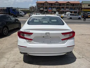 Honda Accord EX-L (2.0L 4cyl Turbo 10A) 2019 White