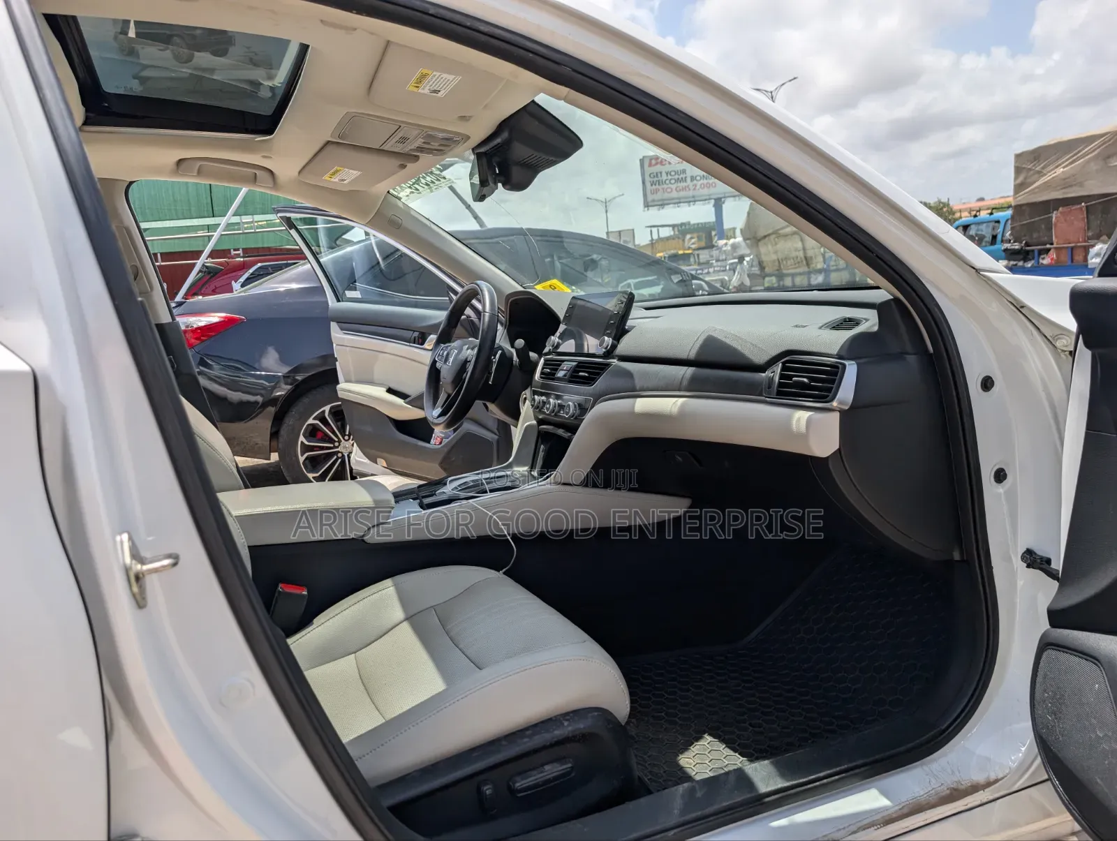 Honda Accord EX-L (2.0L 4cyl Turbo 10A) 2019 White