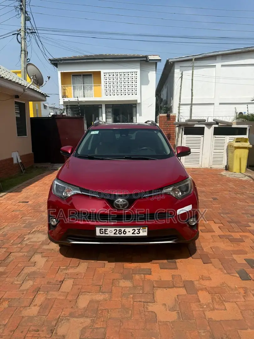 Toyota RAV4 XLE 4dr SUV (2.5L 4cyl 6A) 2018 Red