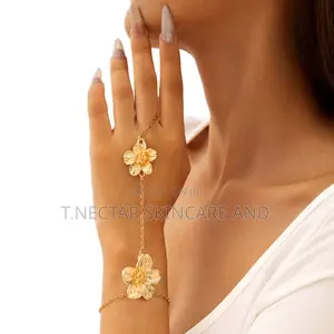 Ladies Hand Chain