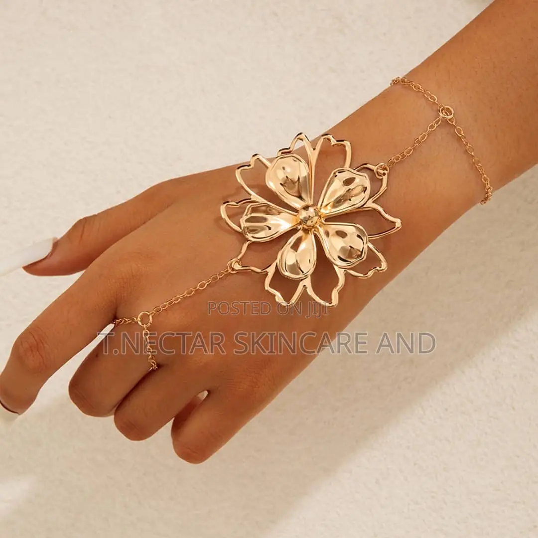 Ladies Hand Chain