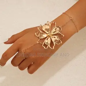Ladies Hand Chain