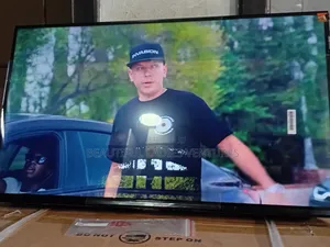 TCL 32” Smart Viewing Television With Dynamic Sound