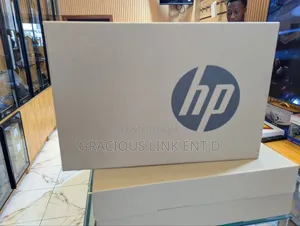 New Laptop HP Pavilion 13 8GB Intel Core i5 SSD 256GB