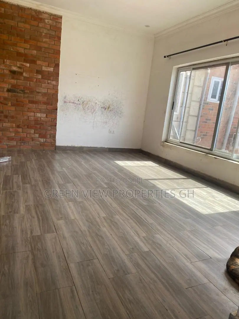 1bdrm Room & Parlour in West Hills Mall Area for rent