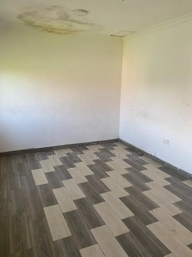 1bdrm Room & Parlour in West Hills Mall Area for rent