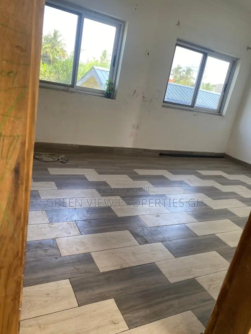 1bdrm Room & Parlour in West Hills Mall Area for rent