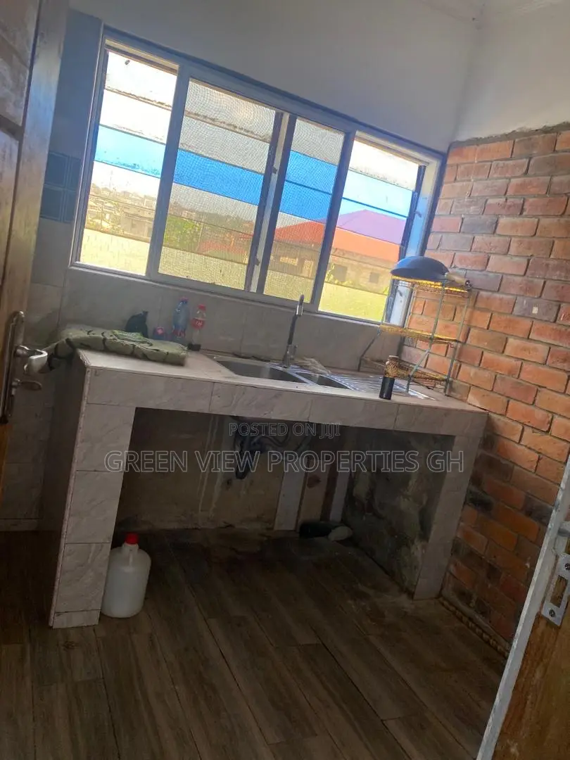 1bdrm Room & Parlour in West Hills Mall Area for rent