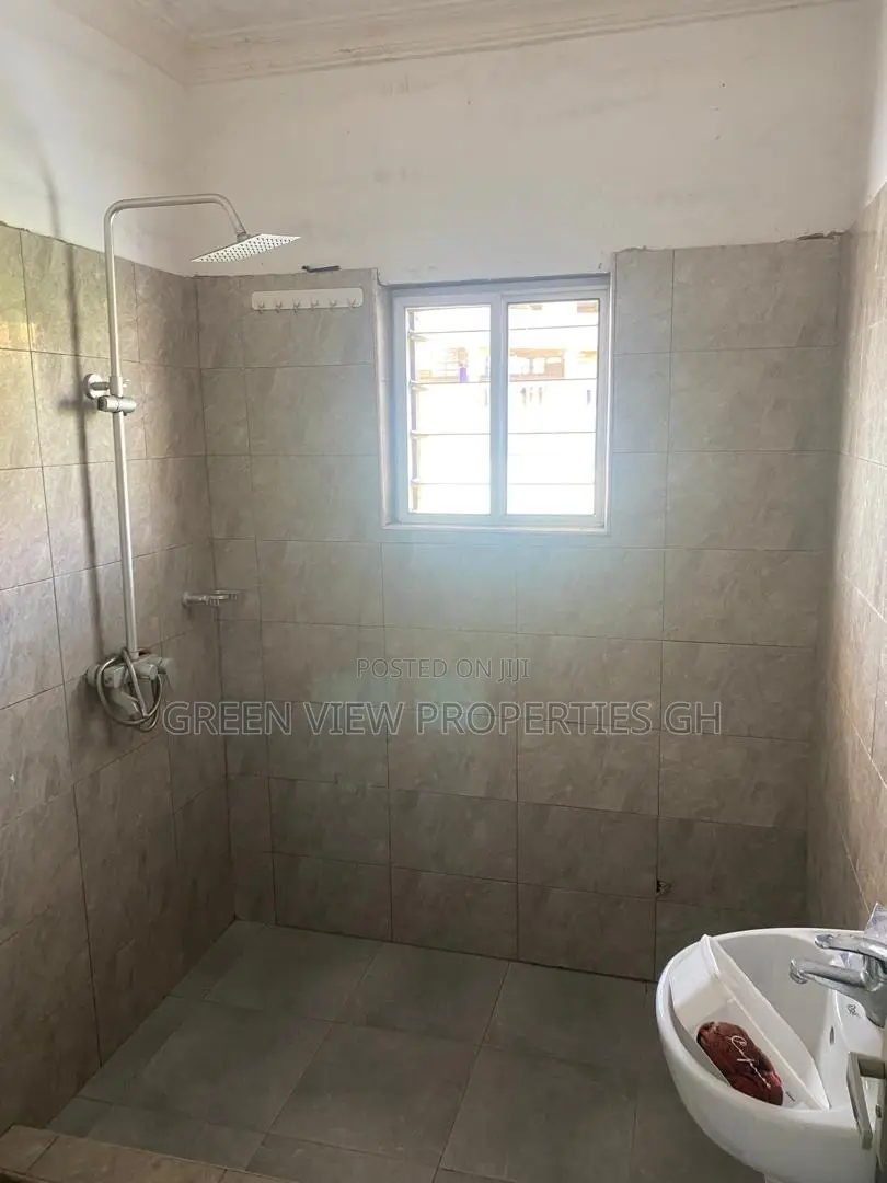 1bdrm Room & Parlour in West Hills Mall Area for rent