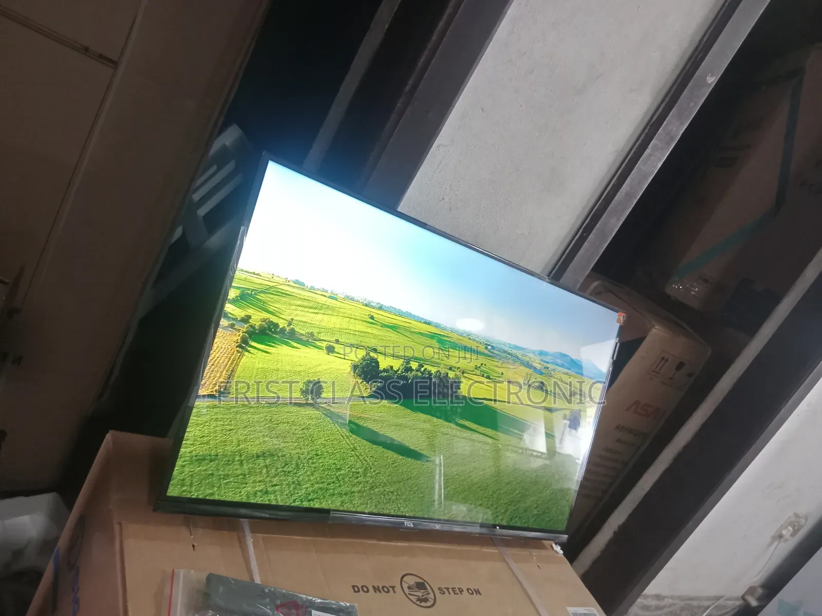 TCL Smart Tv Brilliance That Redefines Compact Viewing