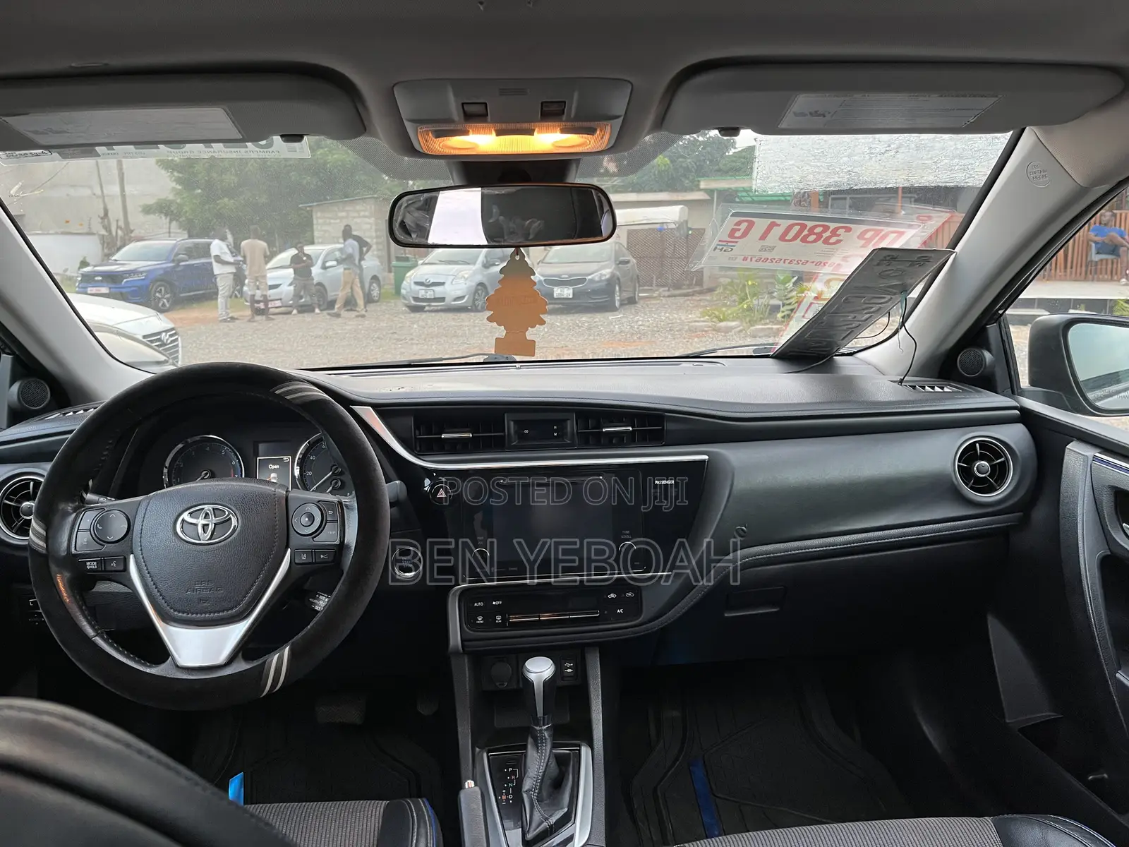 Toyota Corolla XSE 4dr Sedan (1.8L 4cyl CVT) 2017 Gray