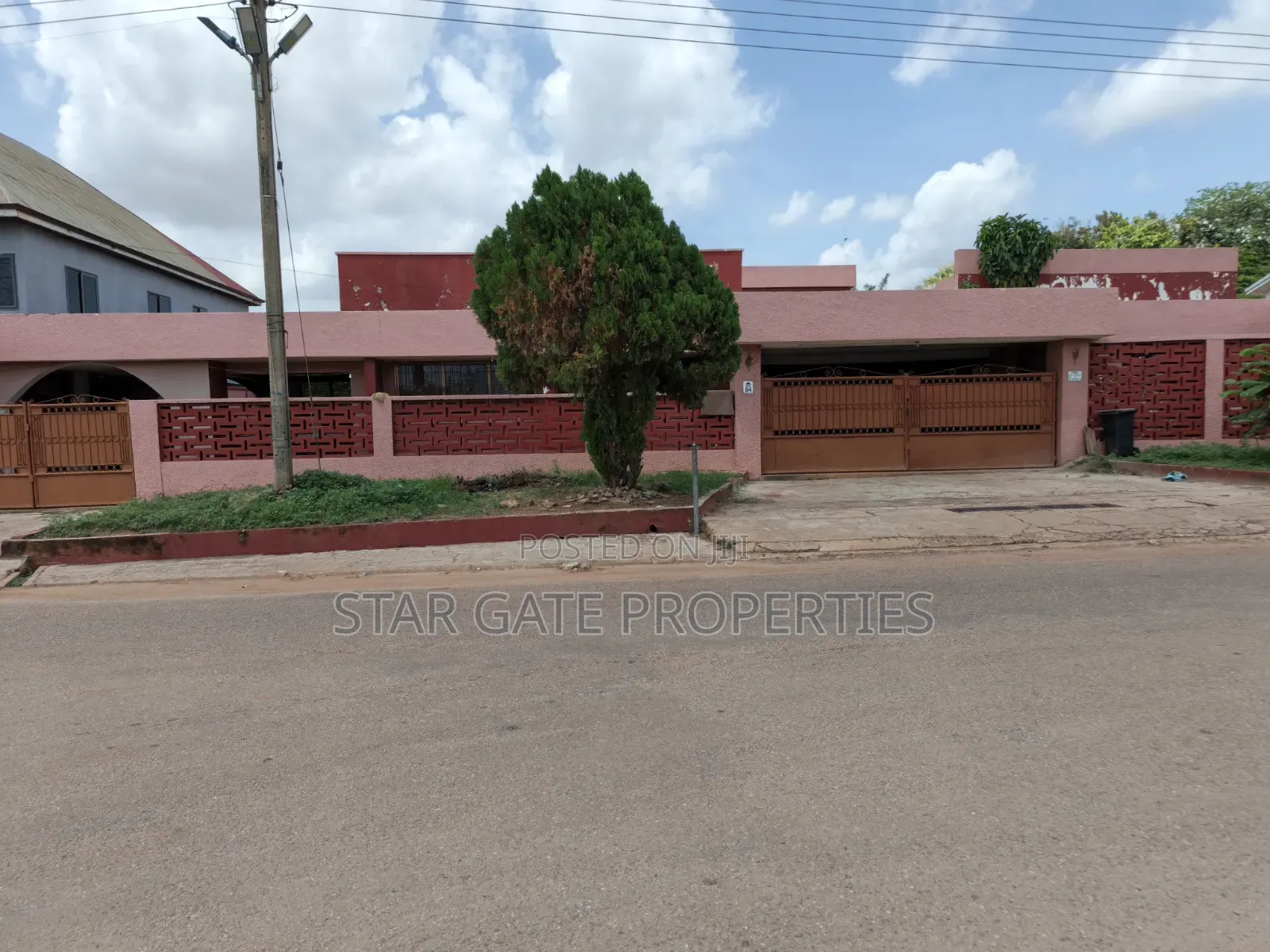 5bdrm House in Kwadaso Estate, Kumasi Metropolitan for sale