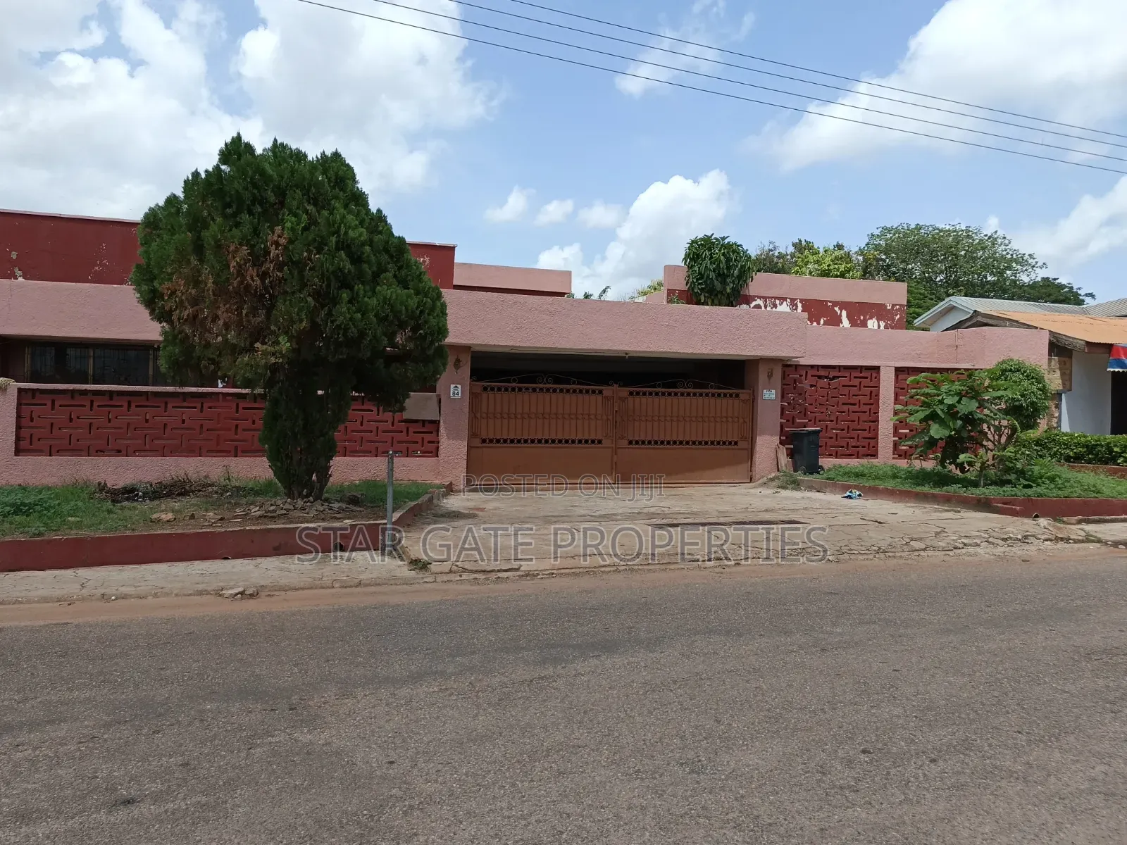5bdrm House in Kwadaso Estate, Kumasi Metropolitan for sale