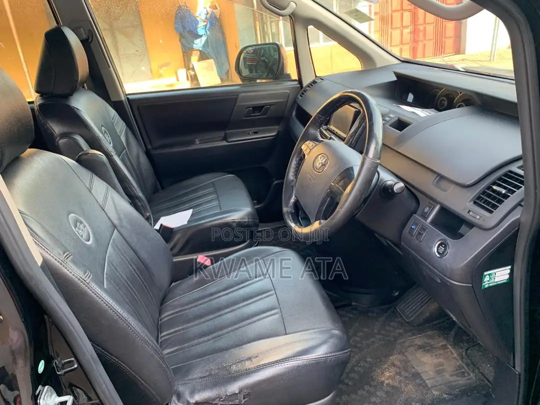 Toyota Voxy 2010 Black
