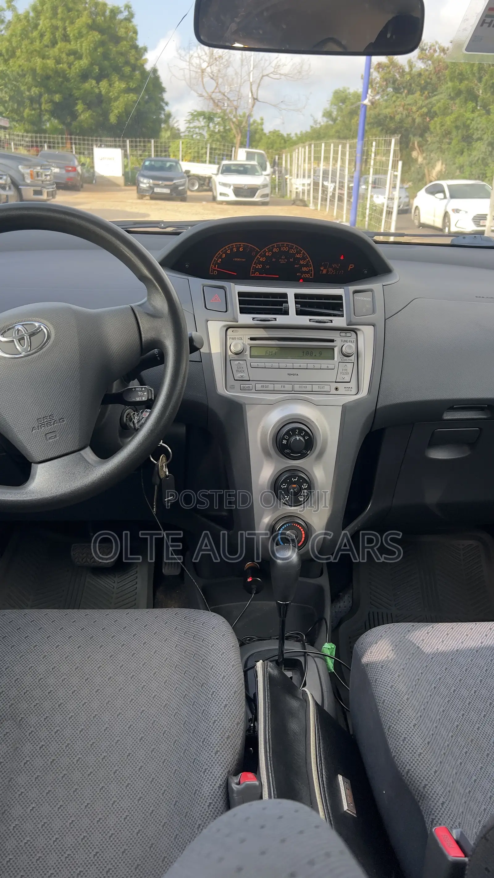 Toyota Yaris 1.5 Liftback Automatic 2009 Silver