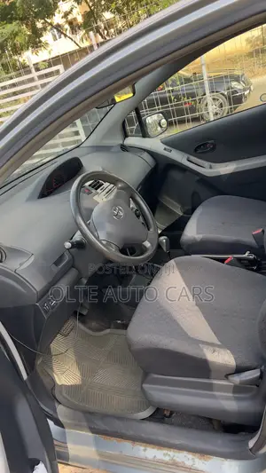 Toyota Yaris 1.5 Liftback Automatic 2009 Silver