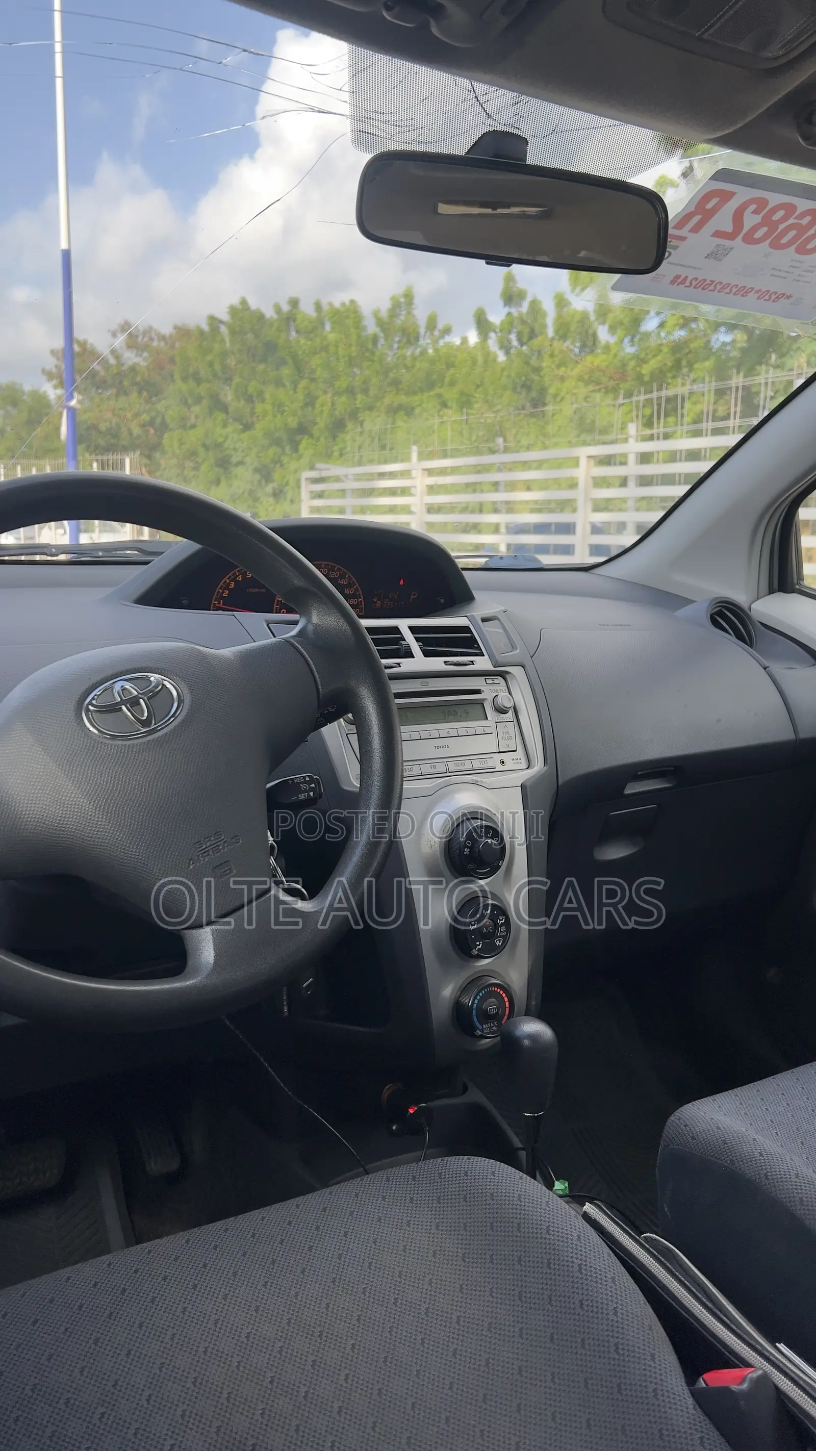 Toyota Yaris 1.5 Liftback Automatic 2009 Silver