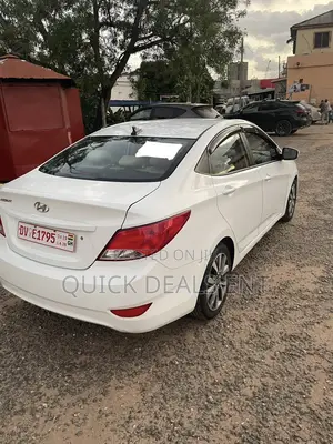 Hyundai Accent SE Sedan 2017 White