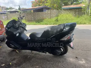 Suzuki 1995 Black
