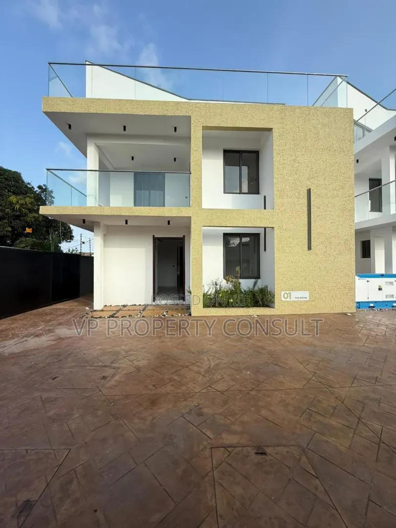 4bdrm Townhouse / Terrace in Lincoln School Area for rent