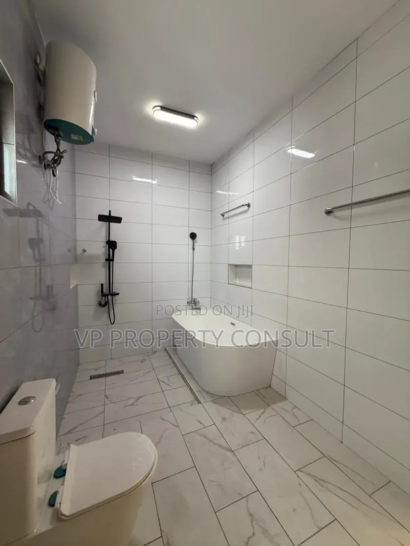 4bdrm Townhouse / Terrace in Lincoln School Area for rent