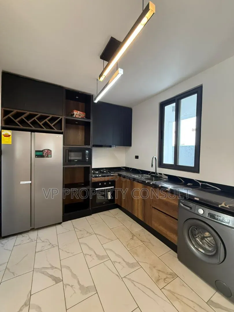4bdrm Townhouse / Terrace in Lincoln School Area for rent
