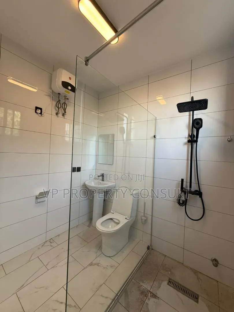 4bdrm Townhouse / Terrace in Lincoln School Area for rent