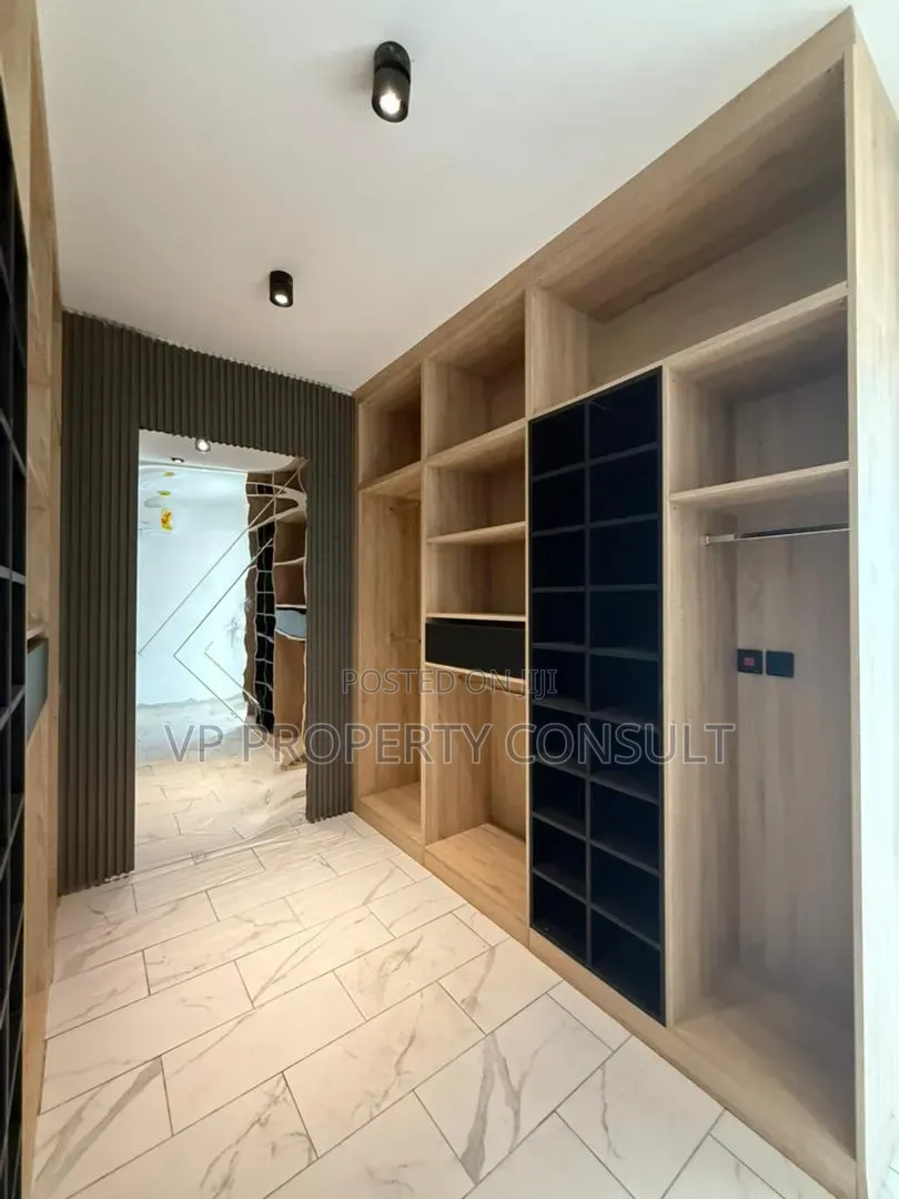 4bdrm Townhouse / Terrace in Lincoln School Area for rent