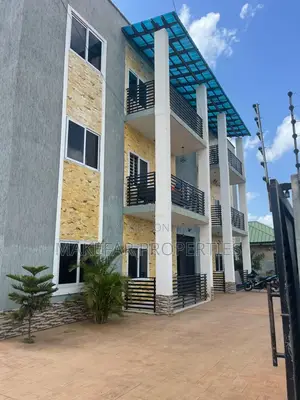 Furnished 2bdrm Apartment in School Junction for rent