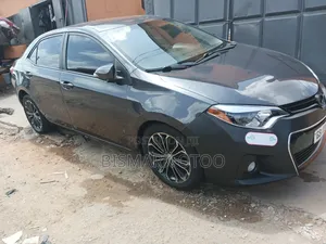 Toyota Corolla LE 4dr Sedan (1.8L 4cyl CVT) 2015 Blue