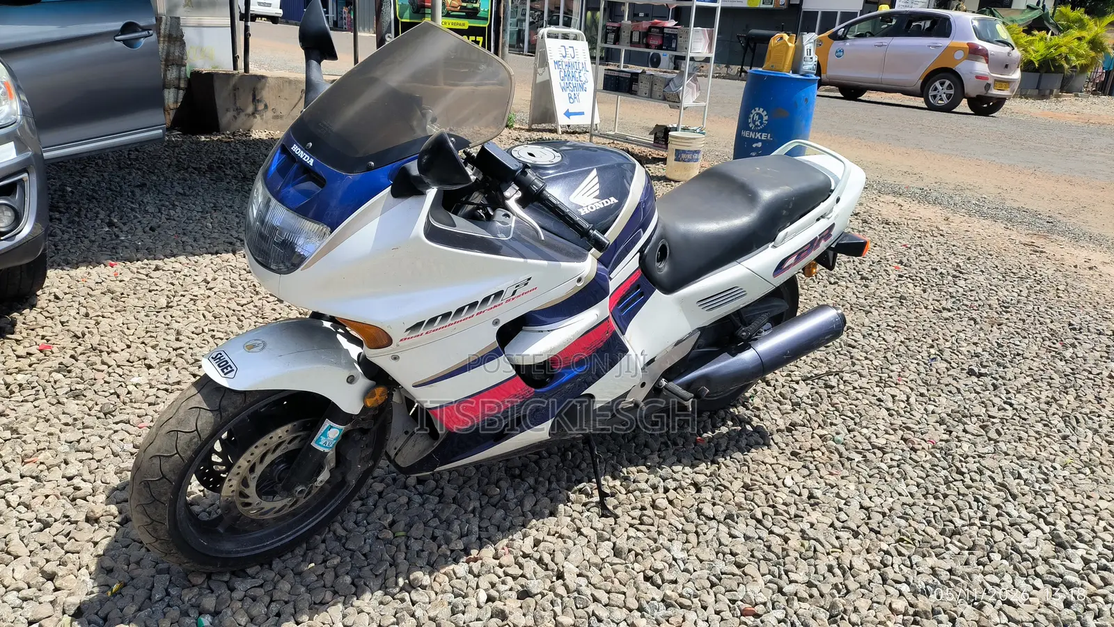Honda CBR 1991 White