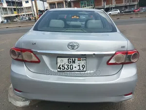 Toyota Corolla LE 4dr Sedan (1.8L 4cyl 4A) 2012 Silver