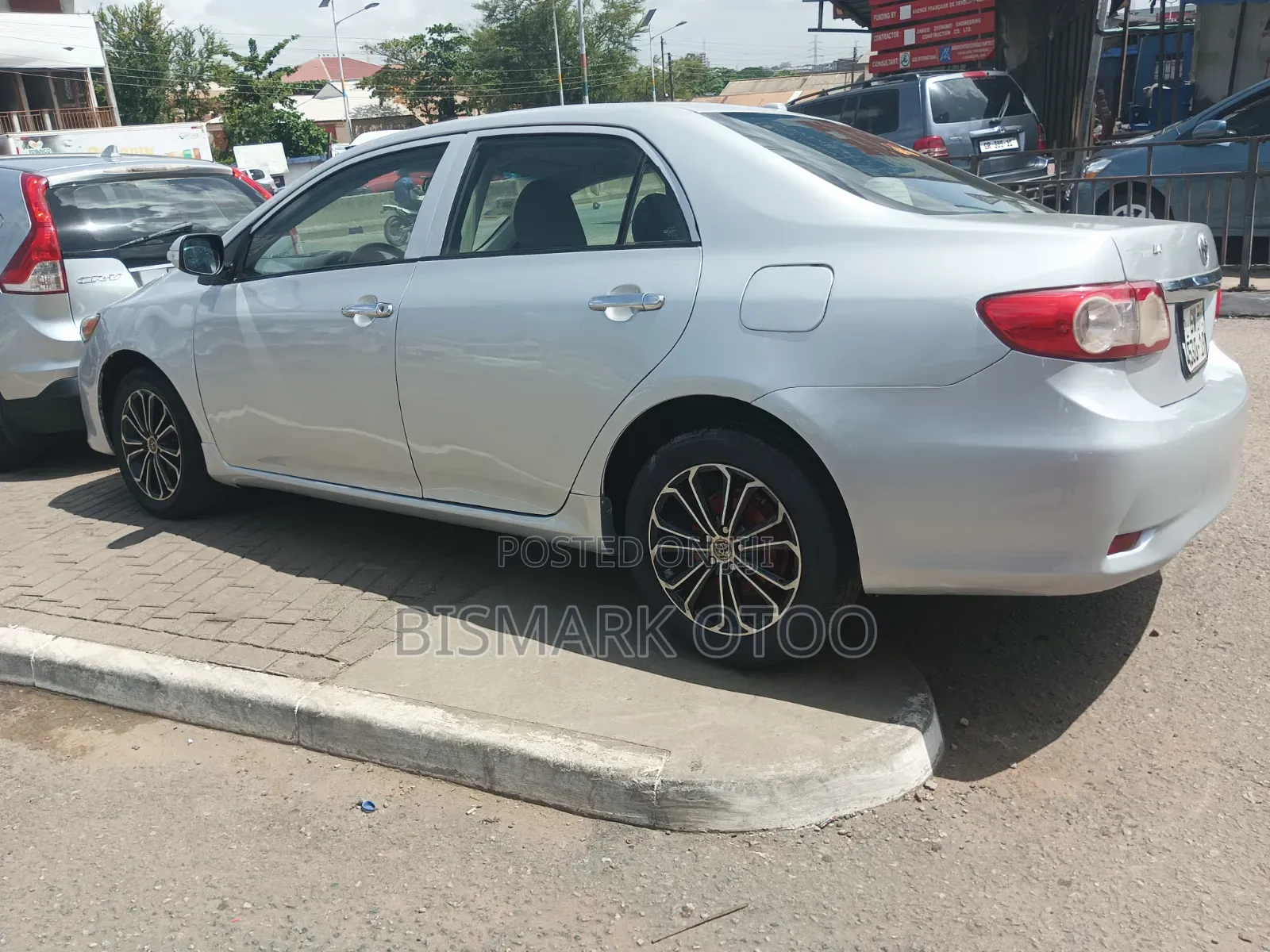 Toyota Corolla LE 4dr Sedan (1.8L 4cyl 4A) 2012 Silver