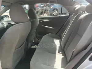 Toyota Corolla LE 4dr Sedan (1.8L 4cyl 4A) 2012 Silver