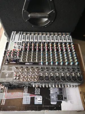 Behringer Xenyx X2222 Usb Audio Mixer