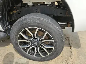 Toyota Hilux 2022 White