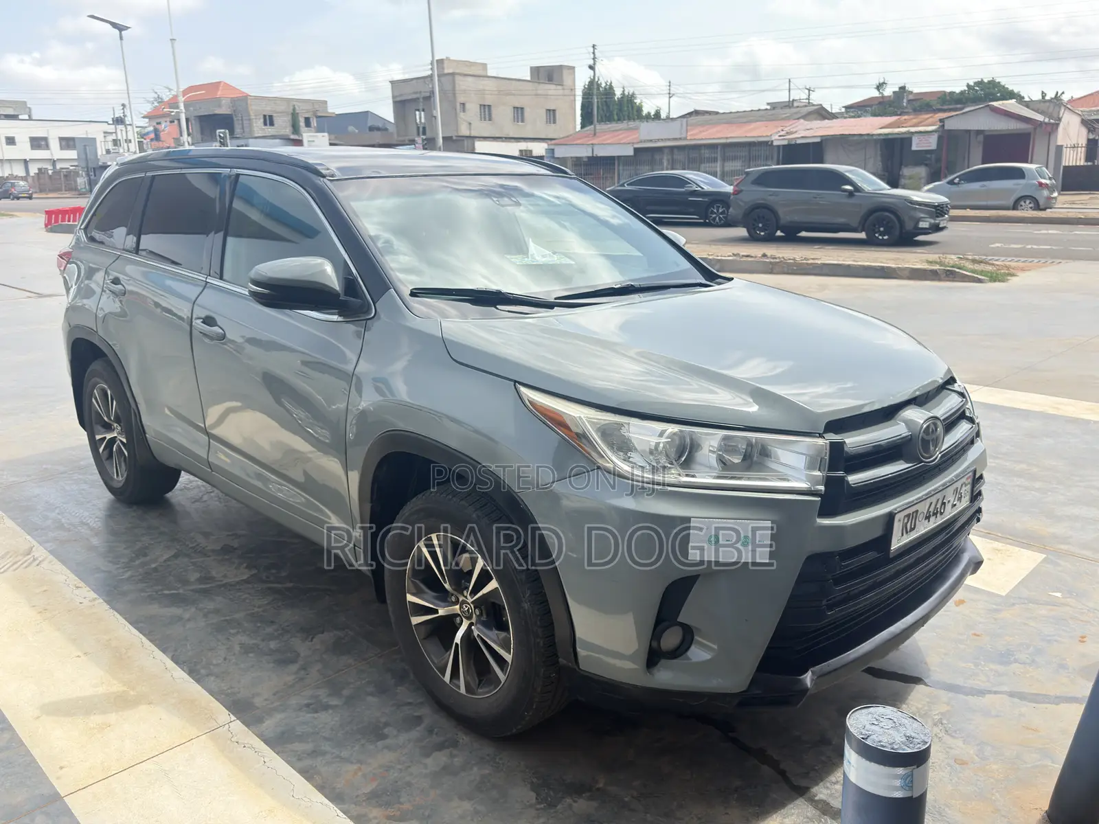 Toyota Highlander LE 4x2 (2.7L 4cyl 6A) 2018 Gray