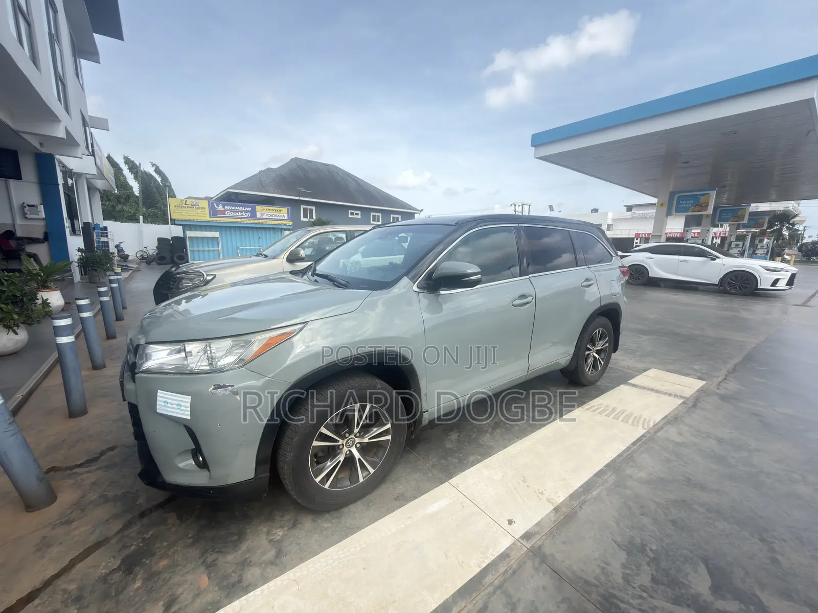 Toyota Highlander LE 4x2 (2.7L 4cyl 6A) 2018 Gray