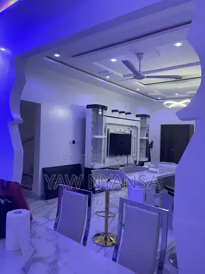 5bdrm Duplex in Bn Estate, Kwabenya for sale