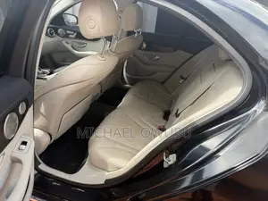 Mercedes-Benz C300 2016 Black