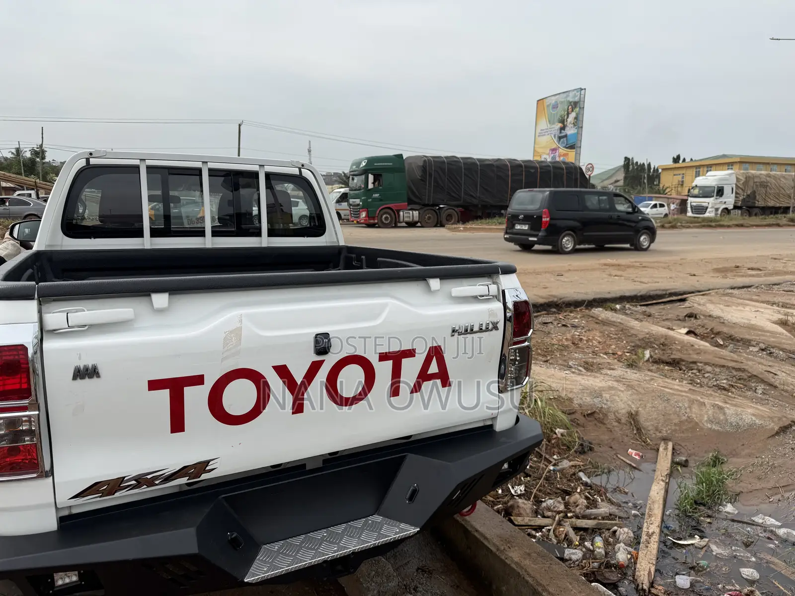 Toyota Hilux 2022 White