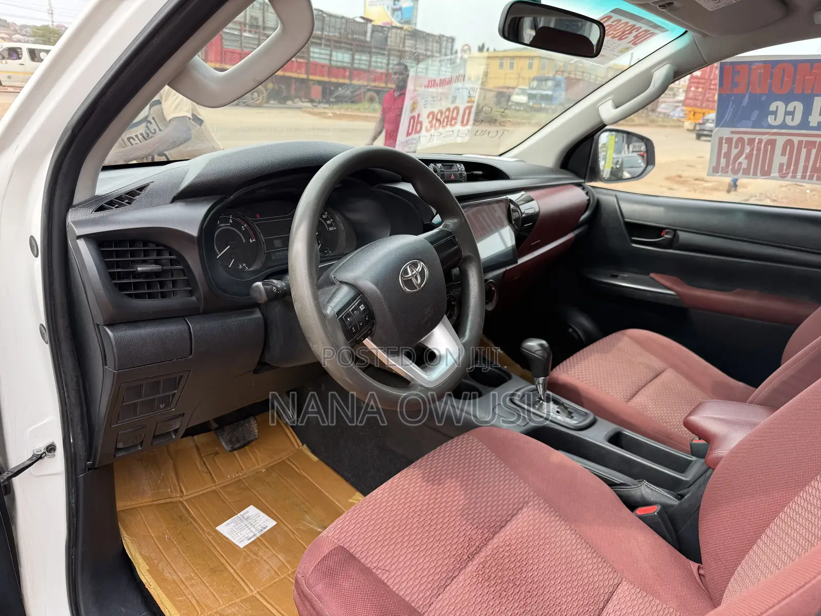 Toyota Hilux 2022 White