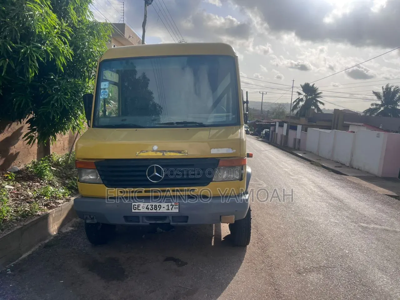 Mercedes-Benz Sprinter 2000 Yellow