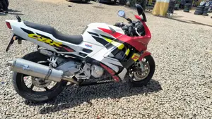 Honda CBR 1998 Red