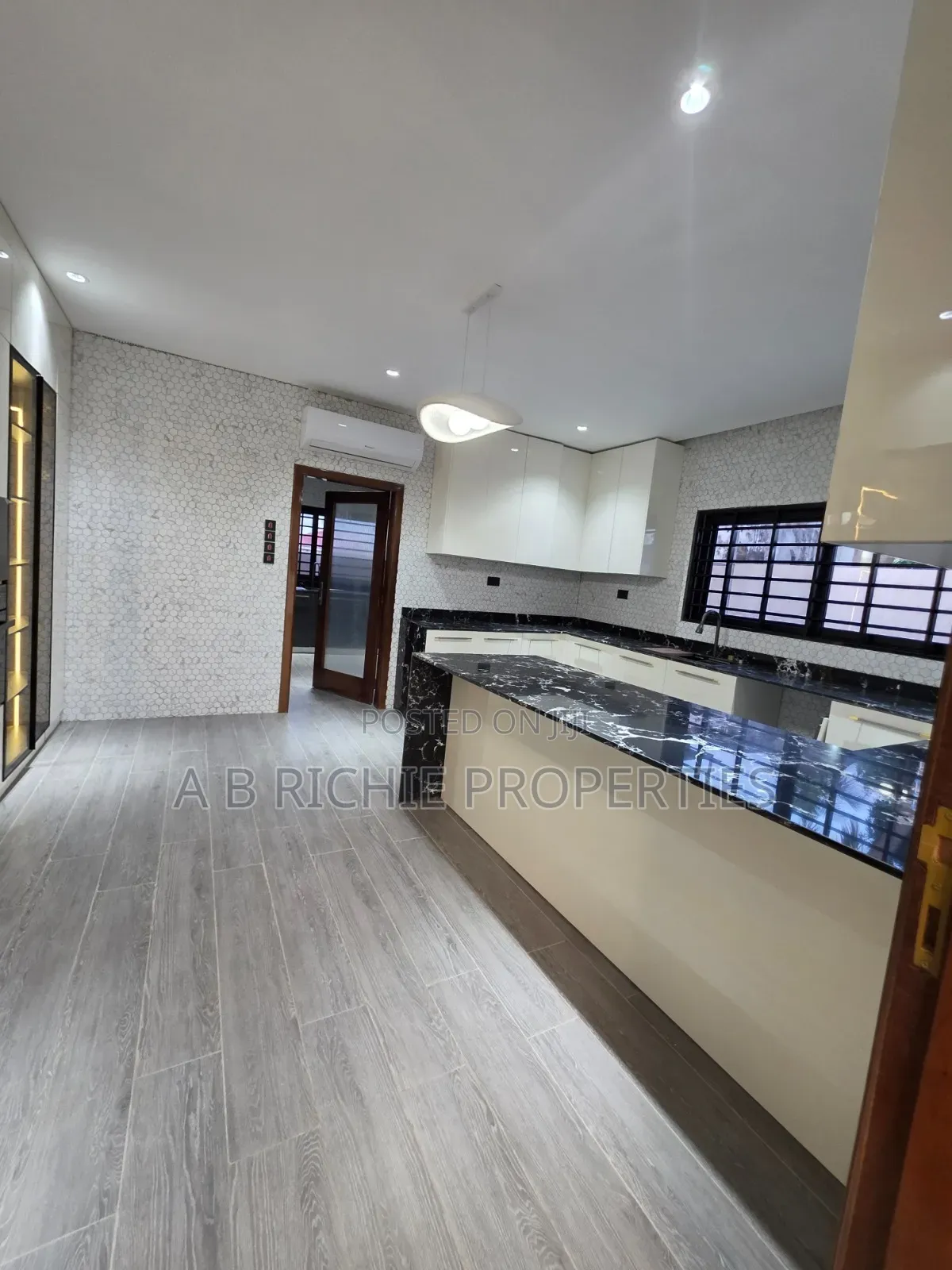 4bdrm Bungalow in Ab Richie Properties, Tseaddo for rent